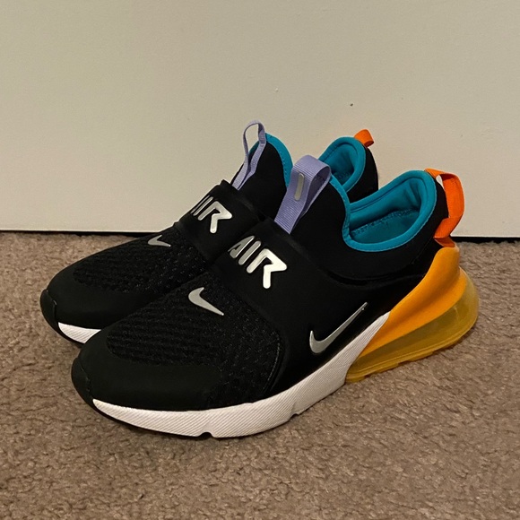 Nike Airmax 270 size 7y - Picture 3 of 8